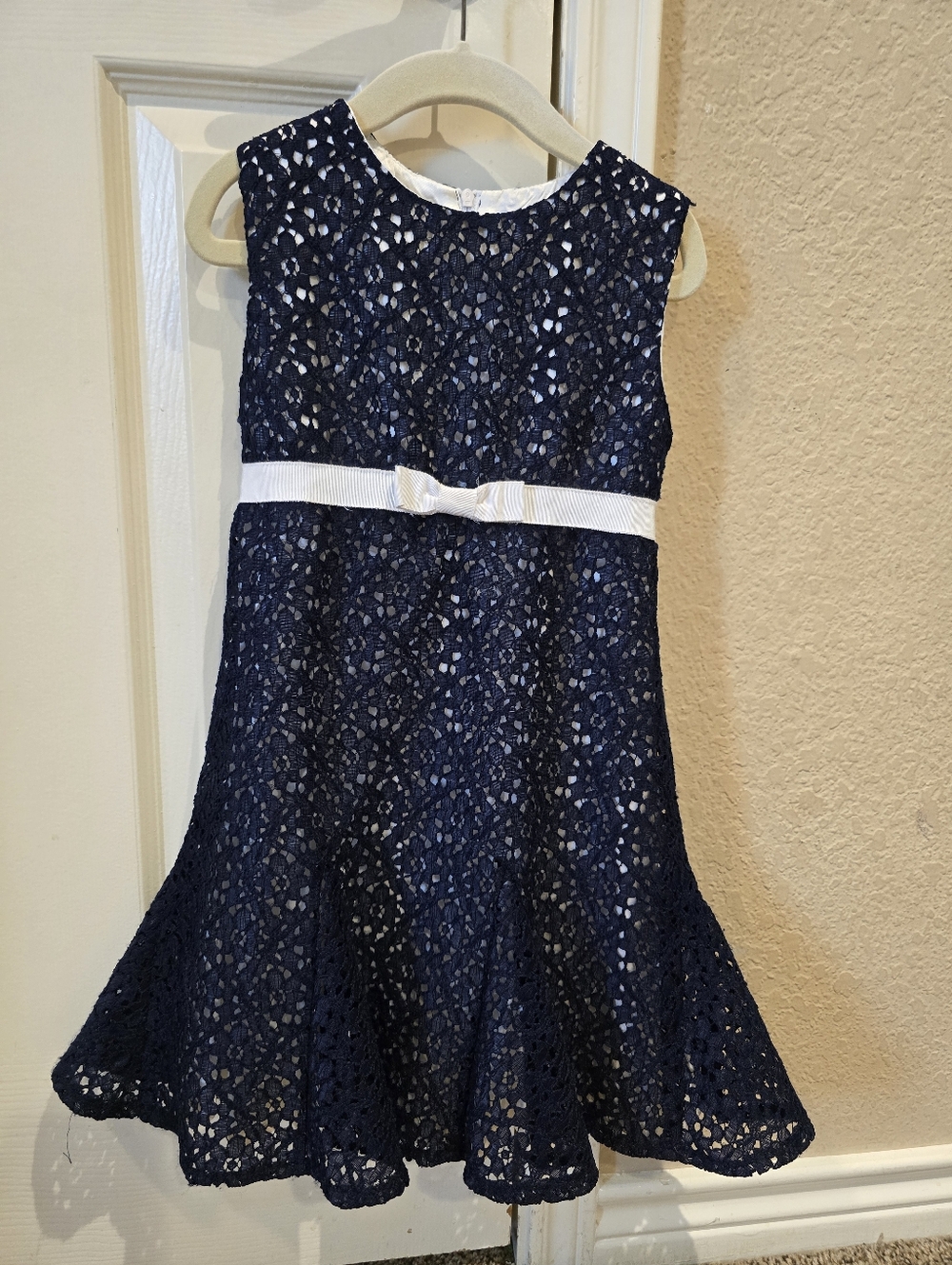 Neiman Marcus Helena girls size 5 navy and white lace dress